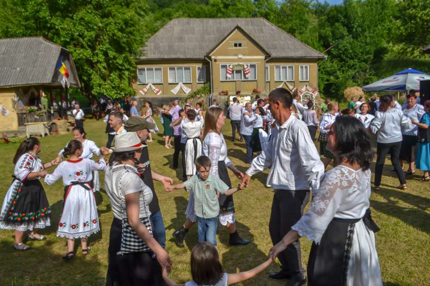 ”Danț la șură”- un eveniment despre ”a Fi” și ” a Mulțumi”